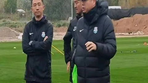 威尔科克斯：曼联新人立志提升，强化团队精神！